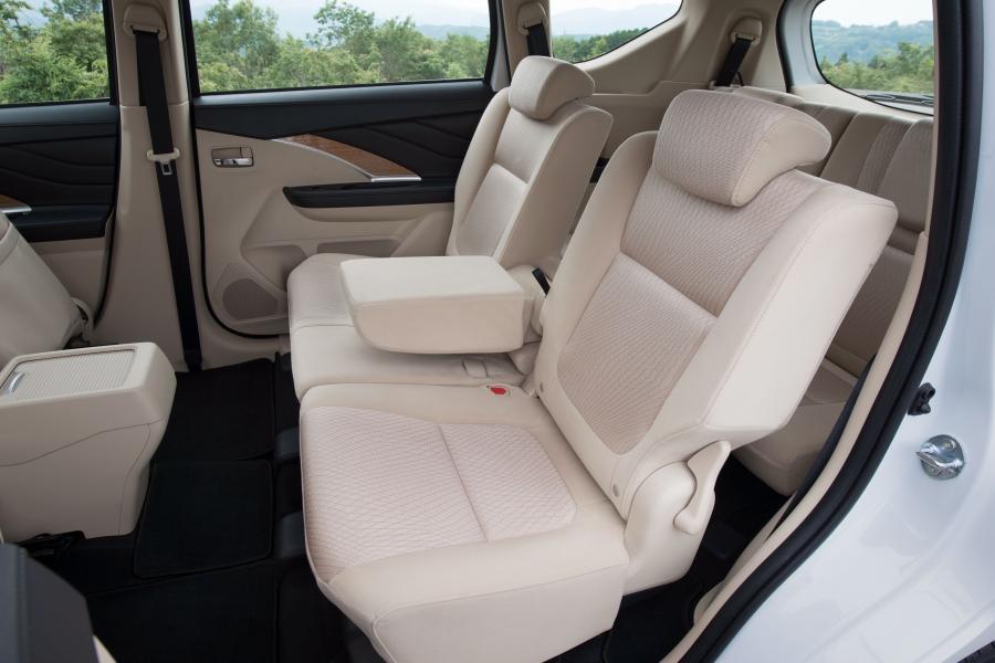 Интерьер Mitsubishi Xpander 2017 года  (фото 29 из 30)